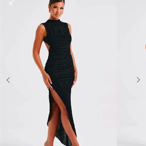 Elegant Black Sleeveless Dress - Picture 4 of 4